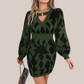 Zephyr | Strickkleid mit V-Ausschnitt und Geometrischem Muster