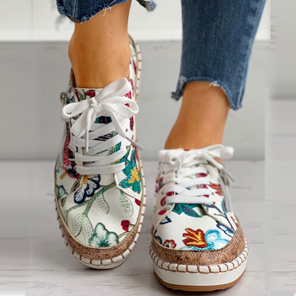 Zephyr | Orthopädische Turnschuhe mit Blumendruck und Schnürsenkeln