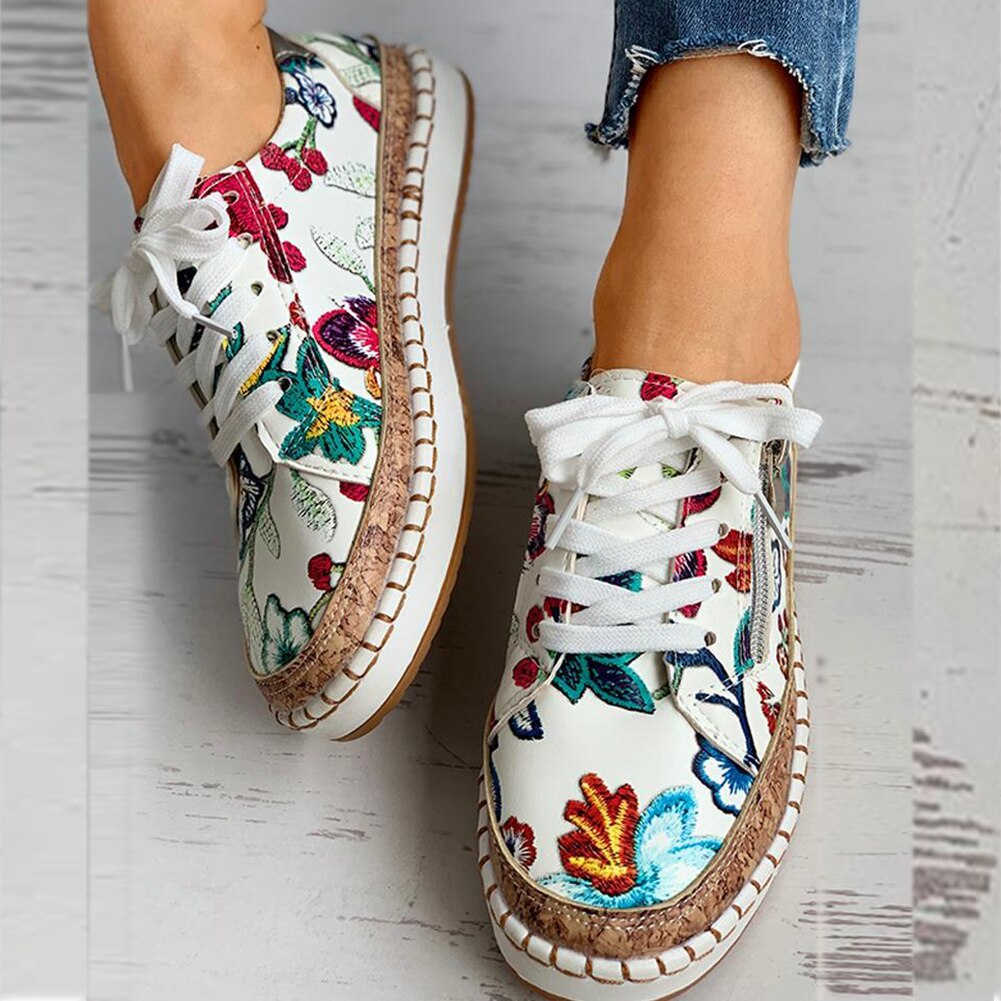 Zephyr | Orthopädische Turnschuhe mit Blumendruck und Schnürsenkeln